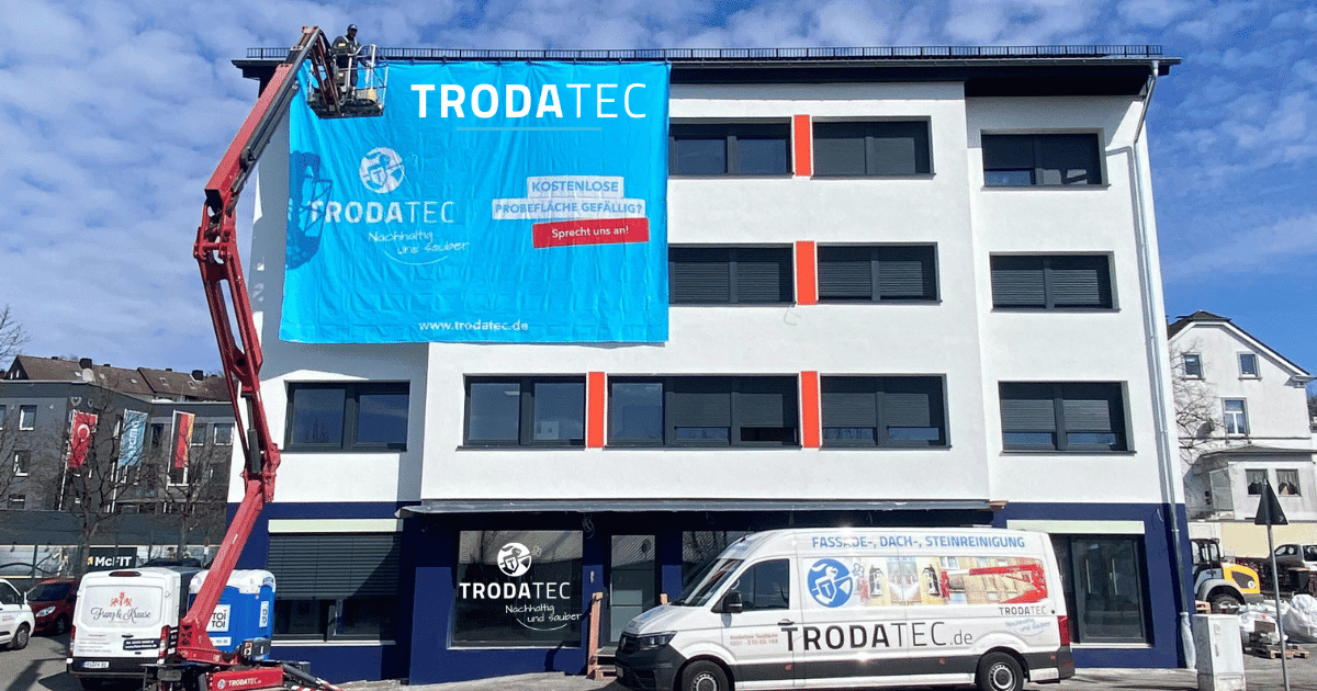 TRODATEC SE Firmengebäude – TÜV-zertifizierte Fassadenreinigung, Dachreinigung, Graffitientfernung und Steinreinigung mit kostenloser Probefläche