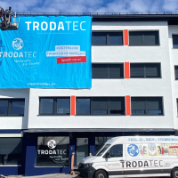 TRODATEC SE Firmengebäude – TÜV-zertifizierte Fassadenreinigung, Dachreinigung, Graffitientfernung und Steinreinigung mit kostenloser Probefläche
